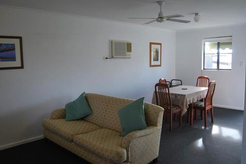 Maple Tree Cottage - Accommodation Newcastle 6