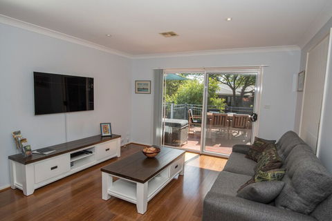 Canberra's White House - Accommodation Asia 5