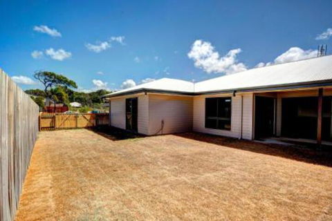Agnes Retreat - Whitsundays Tourism 0