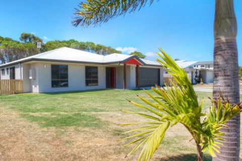 Agnes Retreat - Whitsundays Tourism 6
