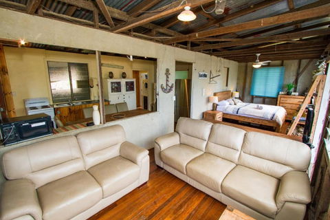 The Shack - WA Accommodation 6