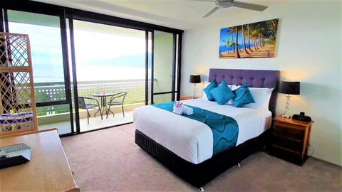 Cairns Ocean View Apartment - Holiday Sydney 1