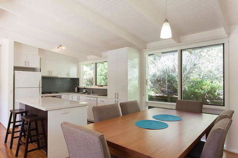 Maryrose Beautiful Close Walk To The Beach - Carnarvon Accommodation 0