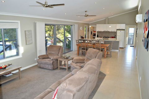 Pier One - Holiday Jervis Bay 2