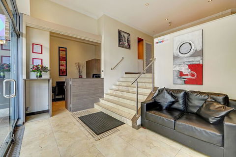 Best Western Plus Camperdown Suites - Casino Accommodation 2