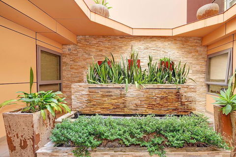 Best Western Plus Camperdown Suites - Casino Accommodation 1