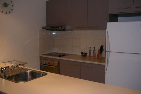 City Escape In Adelaides East End - Northern Rivers Accommodation 5