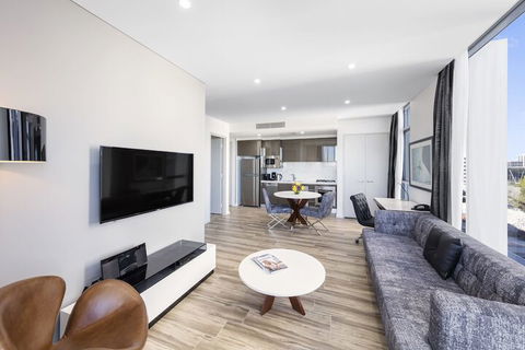 Meriton Suites Mascot Central - Holiday Sydney 7