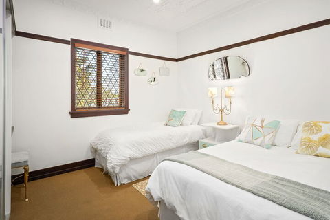 Anville Court - Holiday Melbourne 6
