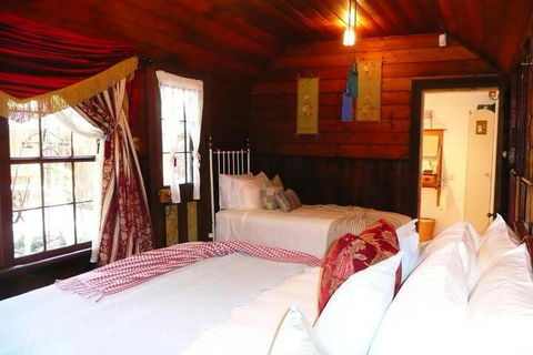 Madam Saddler On Fraser Clunes - Northern Rivers Accommodation 3