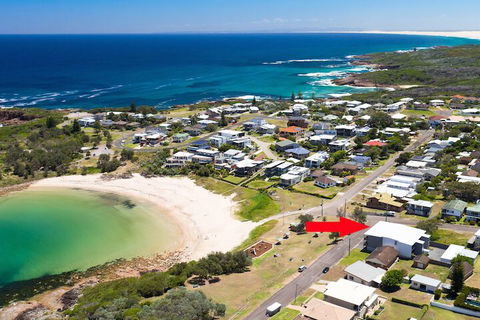 On The Beach Getaway - Tourism Townsville 1