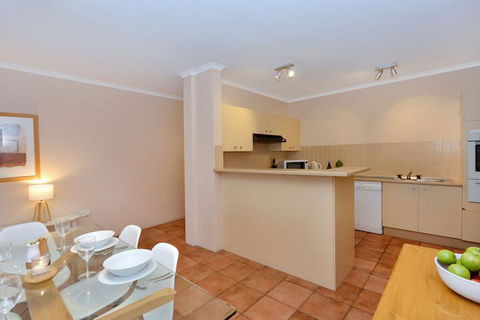 Paringa Beachfront Apartments - WA Accommodation 6