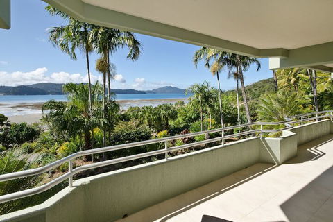 Beach Front Lagoon Lodge Apartments - Accommodation Brisbane 1