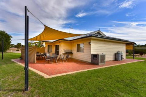 Lake Tyrrell Accommodation - Tourism Bookings 2