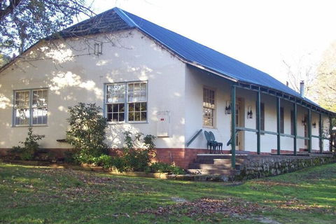 Colonial Inn Guest Rooms - Hervey Bay Accommodation 2