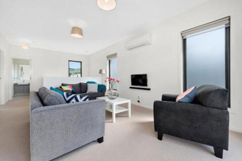 Glas - Wagga Wagga Accommodation 0