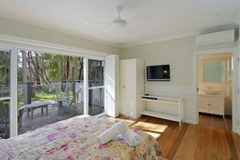 Away On Belongil Fields - NT Tourism 7