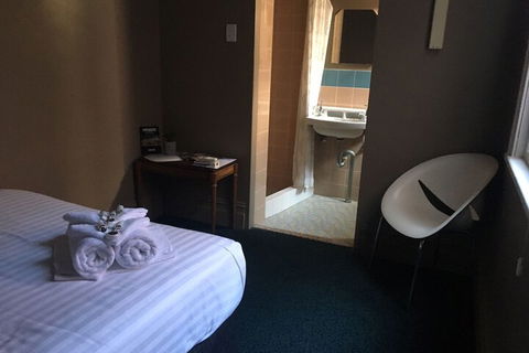 Swansea Hotel - Whitsundays Tourism 6