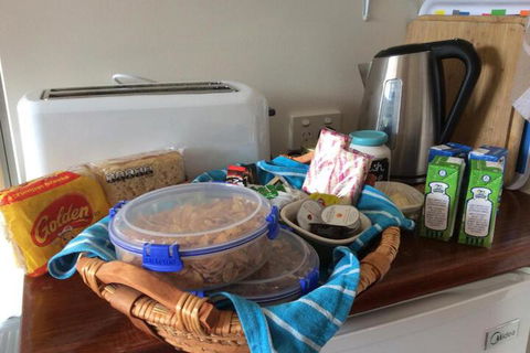 Serenity Lodge For Couples - Accommodation Newcastle 5