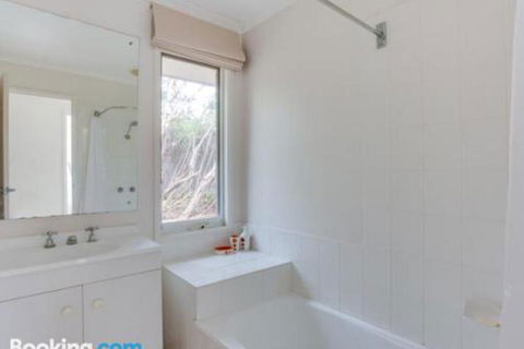 Panoramic Views Portsea - Yamba Accommodation 3