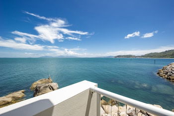 1 Bright Point Apartment 4202 - Holiday Melbourne 1