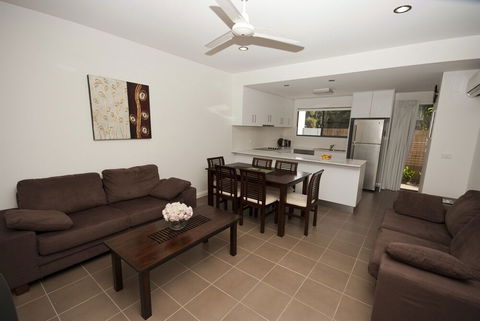 Woodville Beach Townhouse 5 - Holiday Sydney 4