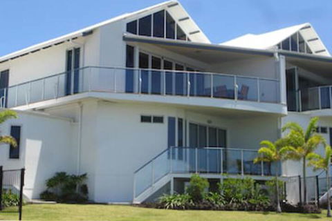 Waters Edge Townhouse 4 - Accommodation Sunshine Coast 1