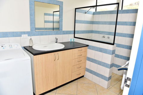 Redbill Drive House - Accommodation QLD 3