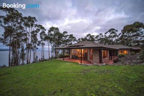 Tinderbox Cliff House - Kingaroy Accommodation 5