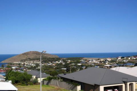 38 Wright Tce Encounter Bay - WA Accommodation 0