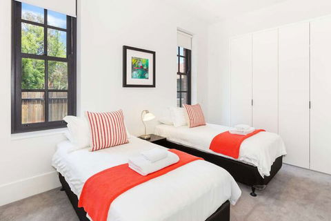 Class, Style And Location In Carlton - Northern Rivers Accommodation 5