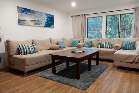 The Lodge Mapleton Falls - Holiday Sydney 4