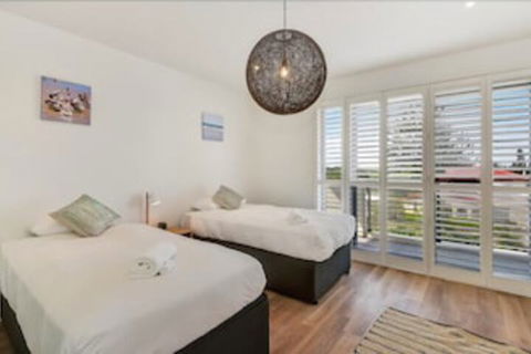 Magnificent Beach House - Accommodation Mount Tamborine 5