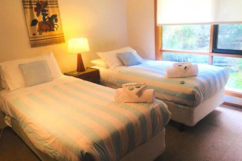 2 Degrees Of Separation - Accommodation Find 6