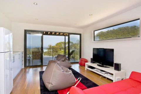Earth Sea Sky - Foster Accommodation 3