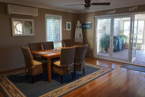 Holiday House - Sunshine Coast Guide 2