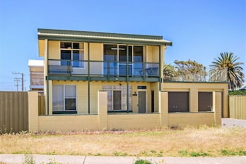 Sun & Fun - WA Accommodation 0