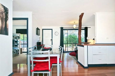 Sea Devine - Accommodation Newcastle 6