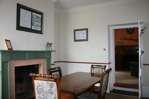 Gaol House Cottages - thumb 5