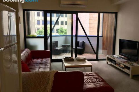 Quiet Laneway Apartment Near Bourke St. Mall - Hervey Bay Accommodation 2