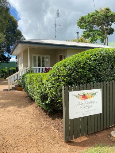 Miss Bullens Cottage - Holiday Melbourne 2