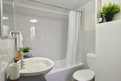 Sydneys Rushcutters Bay Retreat - Accommodation Yamba 2