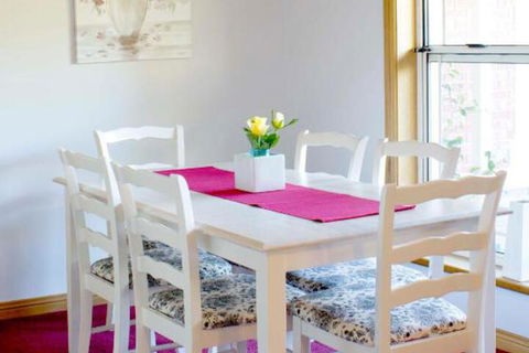 Bed & Breakfast At Tiffanys - Accommodation Directory 5