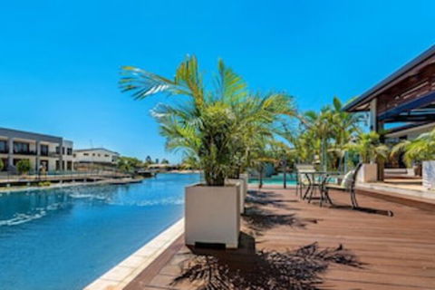 La Vida - Whitsundays Tourism 0
