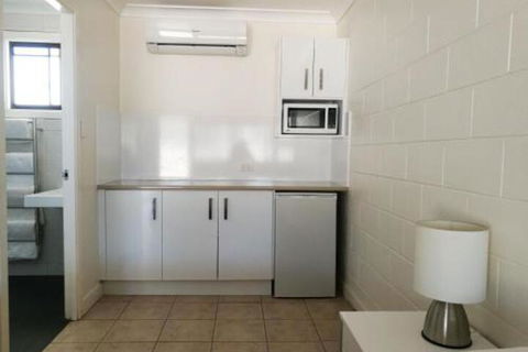 Augathella Motel & Caravan Park - Holiday Jervis Bay 3