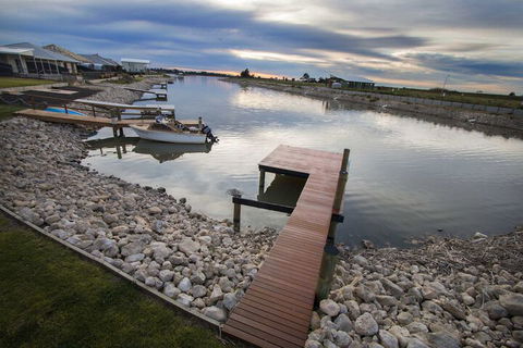 Villa Serra - Wagga Wagga Accommodation 1