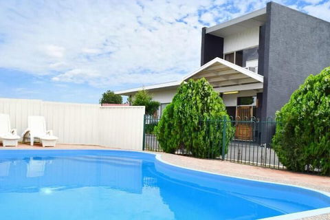 Tamworth City Motel - Tourism Caloundra 3