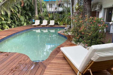 The Palms At Palm Cove - Lightning Ridge Tourism 6