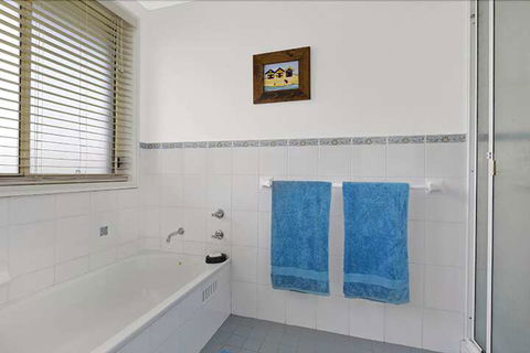 Stunning Ocean Views - Accommodation Tasmania 2