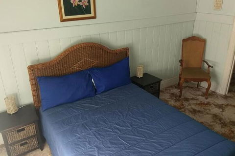 The Crooked Cottage - Accommodation Directory 5